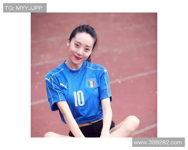 足球明星为爱护航全力防守女友不惧外界压力展现真情守护