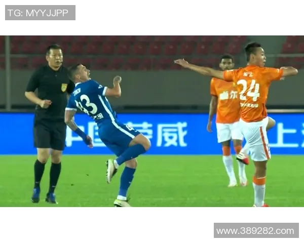 重庆篮球队在邀请赛中以56分稳居积分榜首位引发关注 重庆篮球队在邀请赛中以56分稳居积分榜首位引发关注